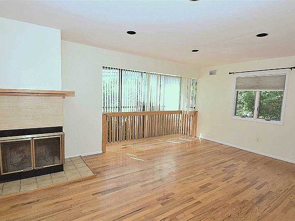 3rd image of 14 West Dr #B