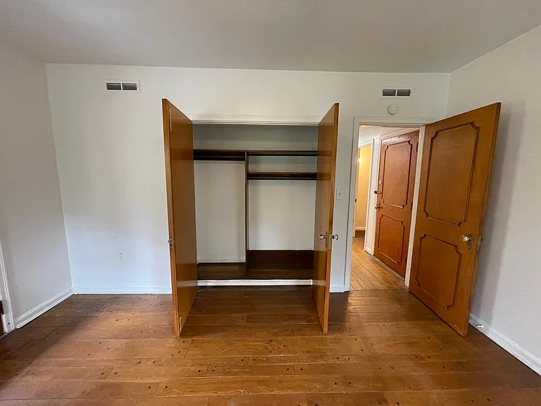 877 Ludlow Ave #4 — Photo 16
