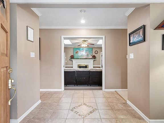 5th image of 14 Valmoore Dr