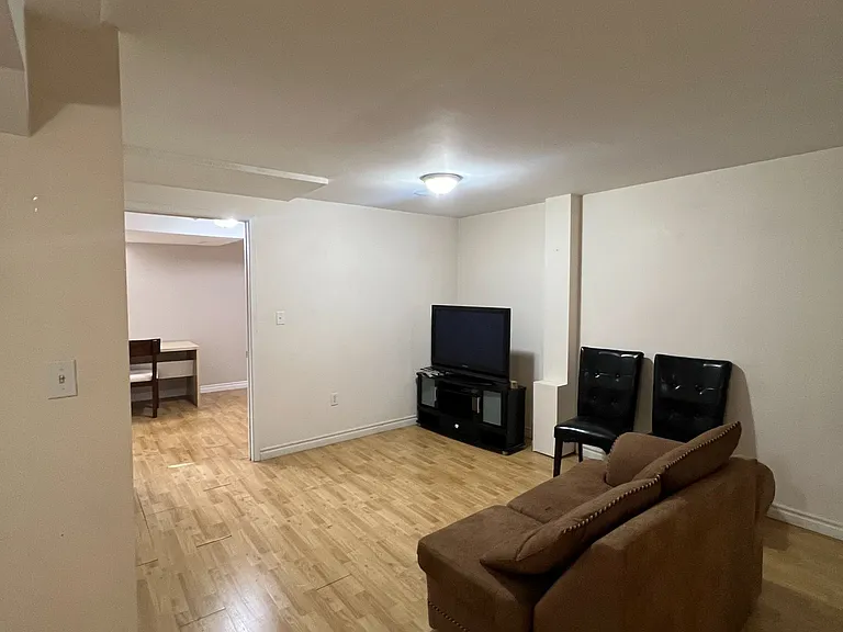 794 Khan Cres #BASEMENT — Photo 6