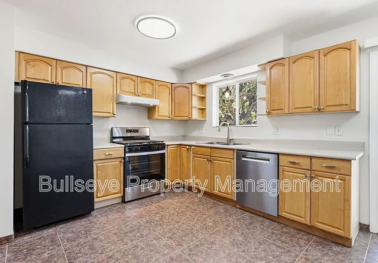 250 E Park Ave — Photo 10