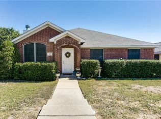 411 Fall Cedar Dr, Fort Worth, TX 76108