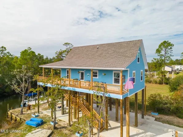 4259 1st Ave, Bay Saint Louis, MS 39520