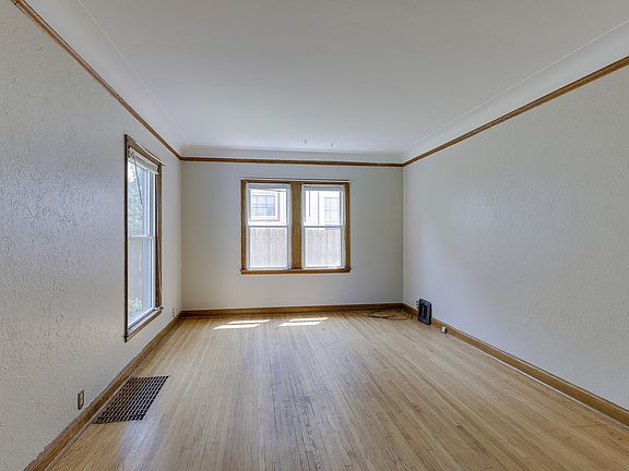5th image of 4347 Oliver Ave N