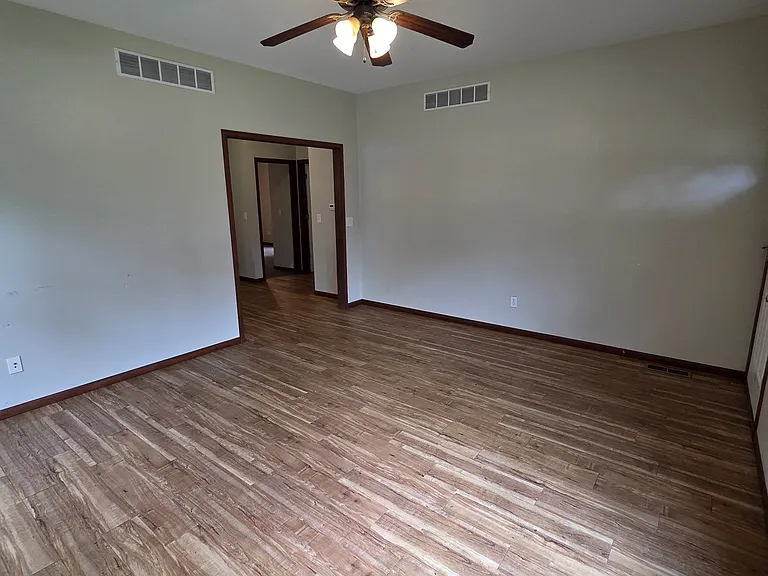 930 Ratone St — Photo 15