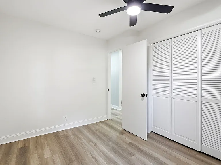825 N Crysler Ave — Photo 7