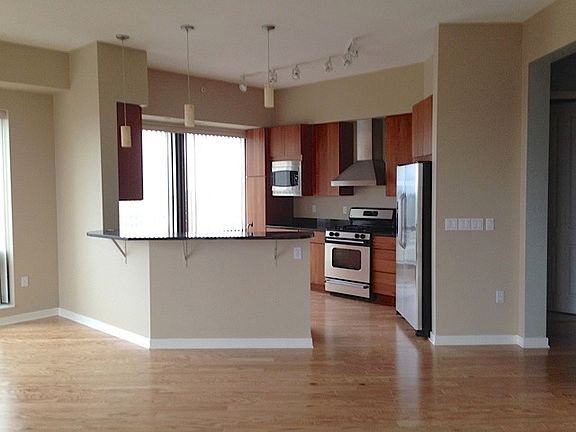 4th image of 500 Grant St E #2411