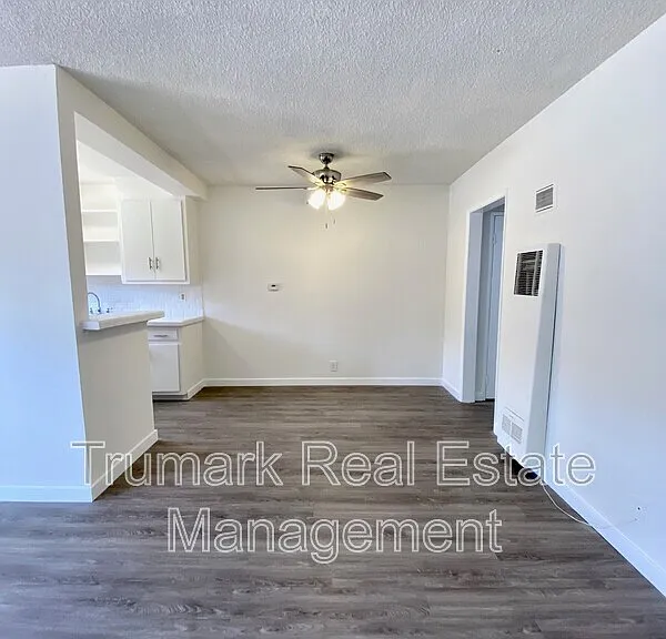 585 E Washington Blvd #28 — Photo 2