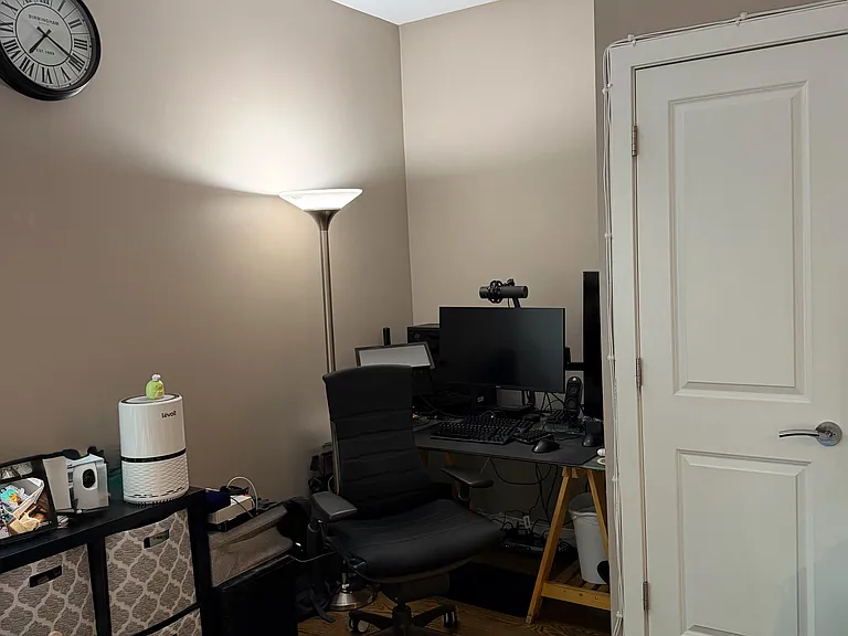 1643 N Rockwell St #2 — Photo 6