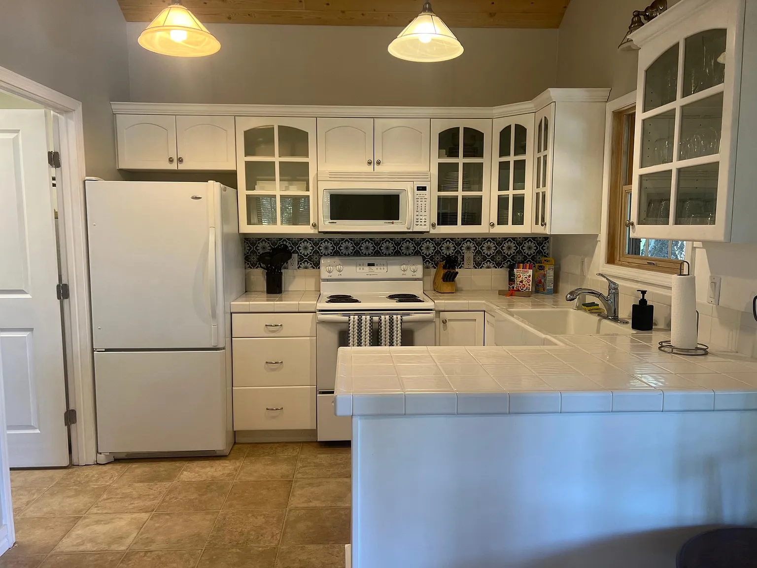 2 bed, 1000 sqft, $2,000 — Photo 4