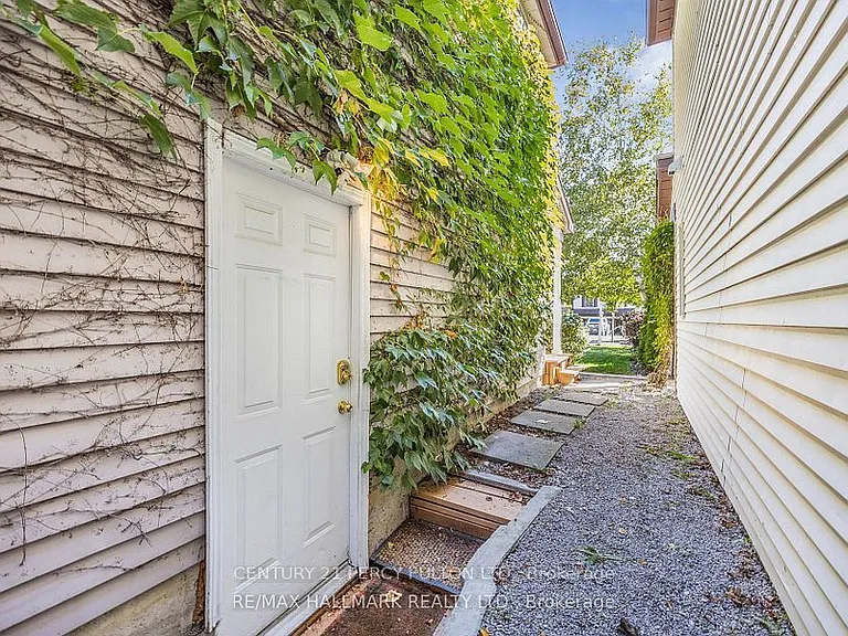 40 Lillooet Cres #BASEMENT — Photo 2