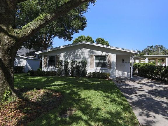 2nd image of 1510 Charlotte Ln