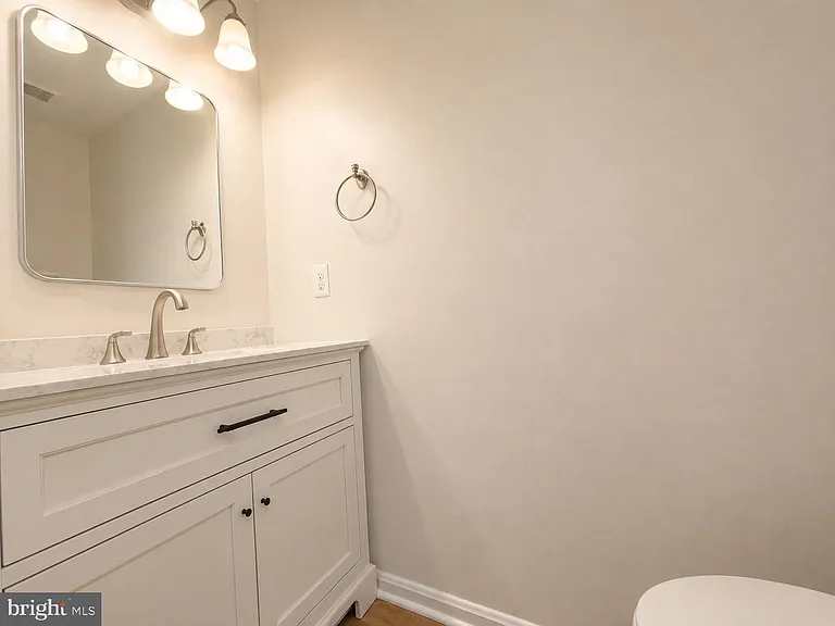 1200 Bond St — Photo 12