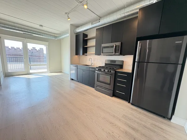 THE BEL, 941 W Belmont Ave #408, Chicago, IL 60657