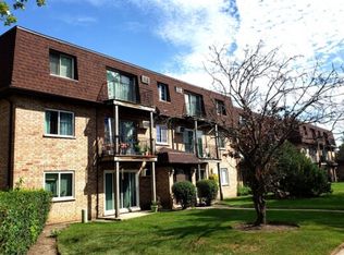 123 E Dundee Rd APT 3N, Wheeling, IL 60090