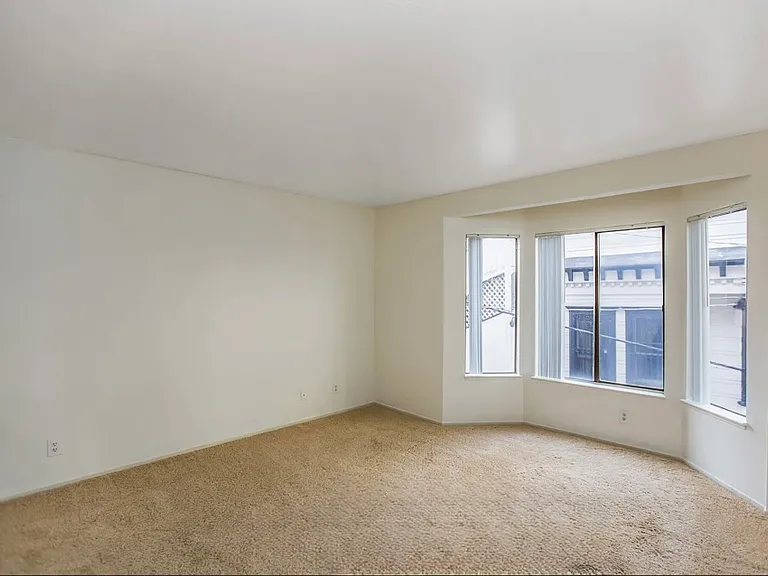 120 Joice St — Photo 4