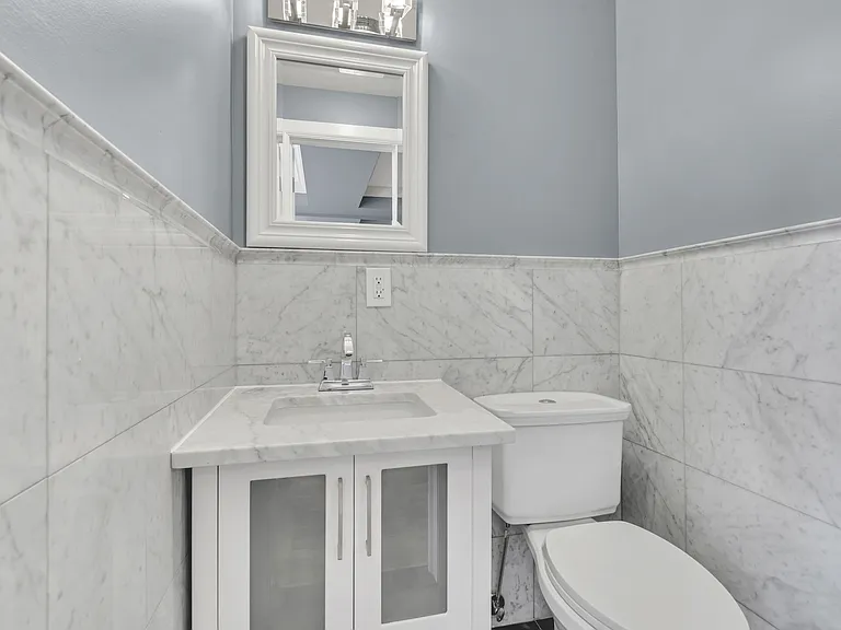 28 Roosevelt Pl #2 — Photo 9