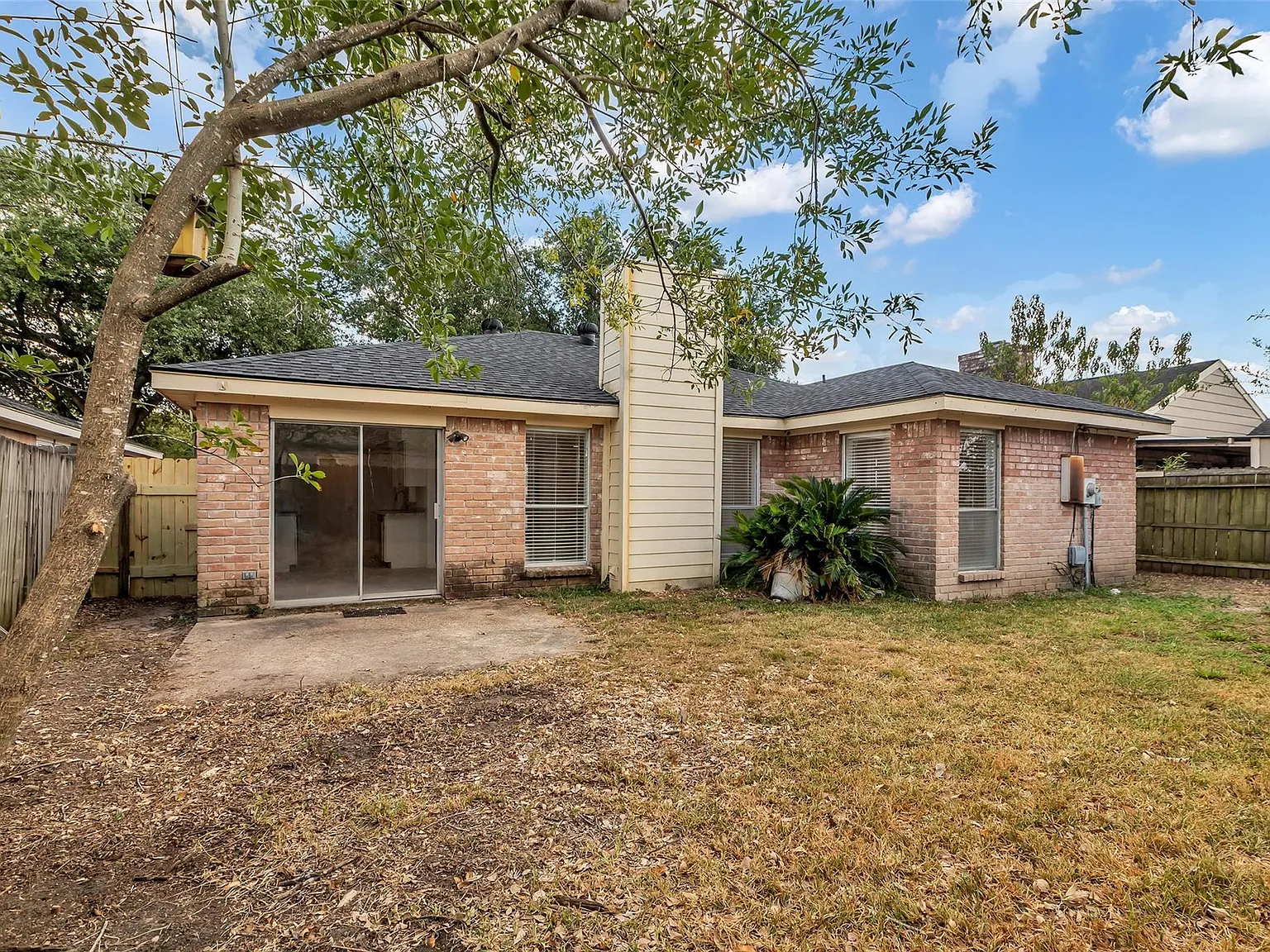 3 bed, 2.0 bath, 1548 sqft, $1,795 — Photo 3