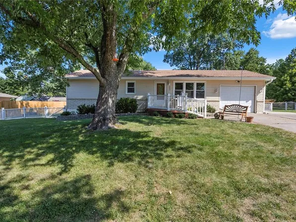 205 Reese Rd, Liberty, MO 64068
