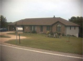 7803 Olde Davenport Rd, Dubuque, IA 52003