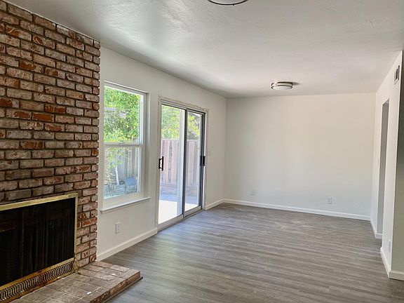 4th image of 1504 Albatross Dr