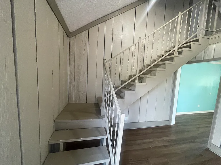 5211 River Rd — Photo 27