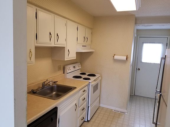 4th image of 1309 Truman Pl