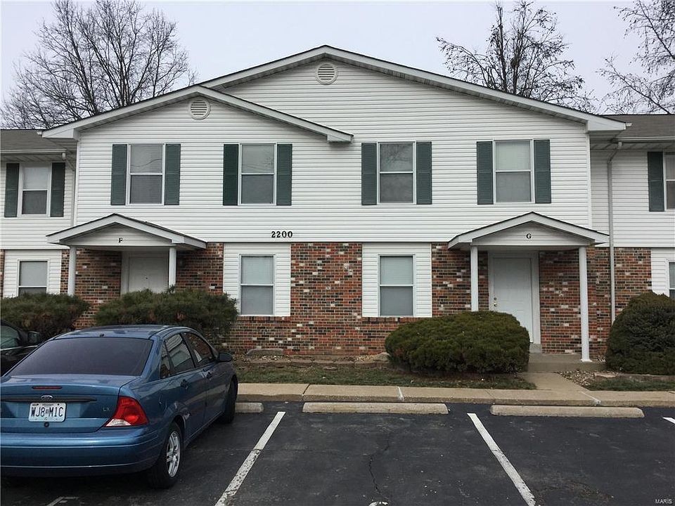 2nd image of 2200 Willott Rd