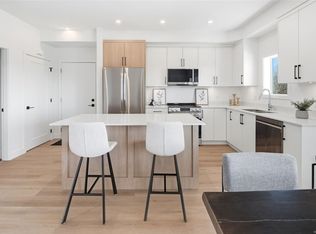 7043 Central Saanich Rd #201, Central Saanich, BC V8M1Y3