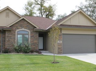 17 Kingsridge Dr N, Council Bluffs, IA 51503