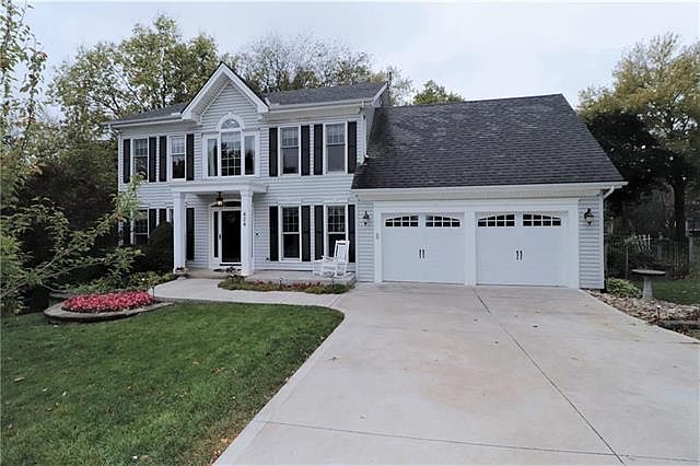1st image of 424 Camelot Dr