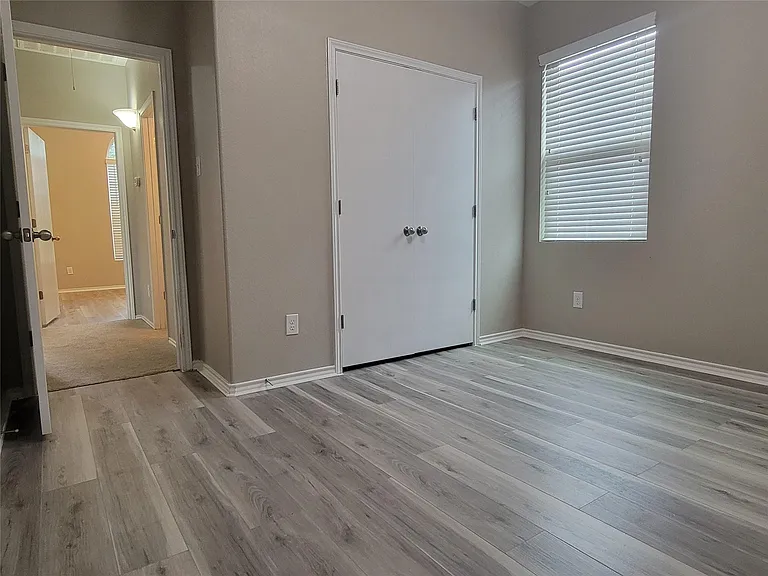 5426 Floral Valley Ln — Photo 16