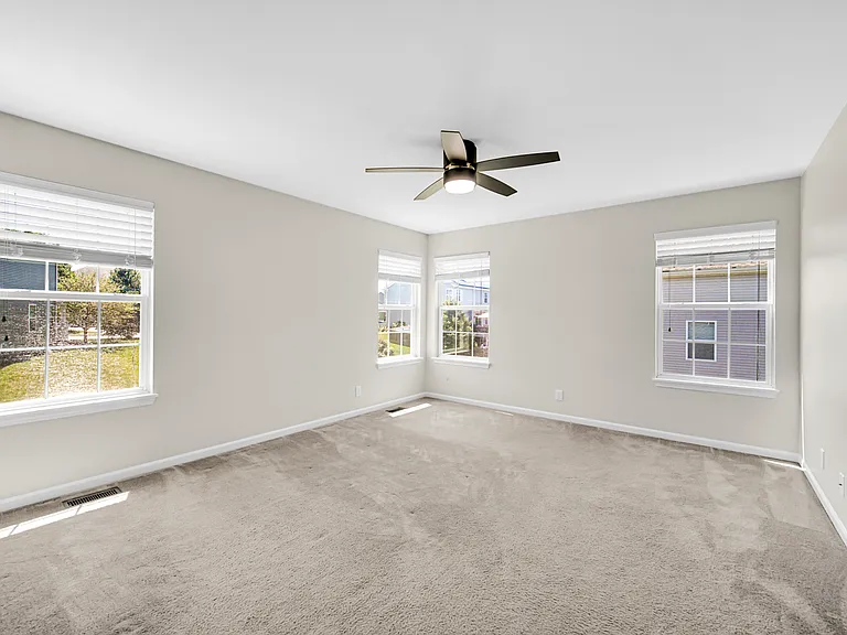 803 W Courtland St — Photo 2