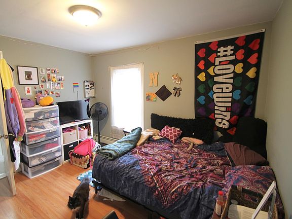 3rd image of 469 W Fountain St #3