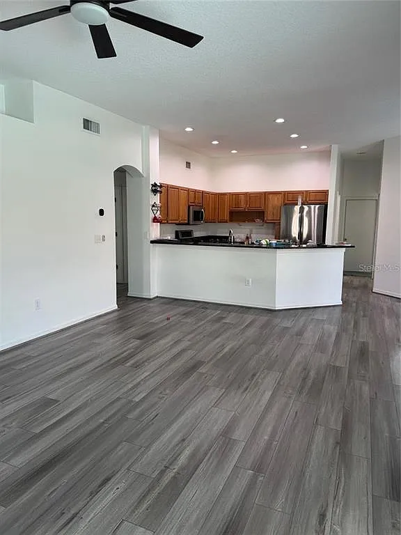 4 bed, 3.0 bath, 2217 sqft, $3,800 — Photo 4