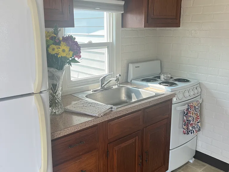 819 Crosslanes St #819 — Photo 3