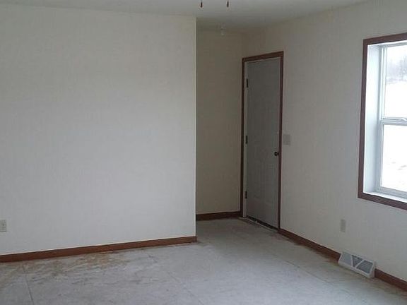 2nd image of 146 Sparks Hill Dr