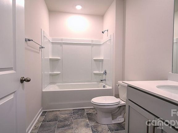 3rd image of 106 Valleywood Dr #9
