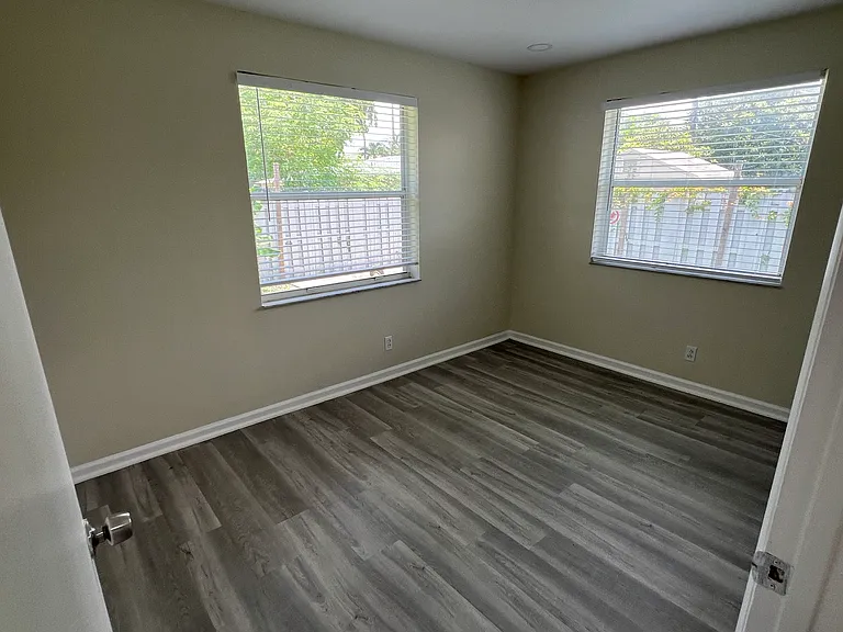 6324 Taylor St — Photo 29