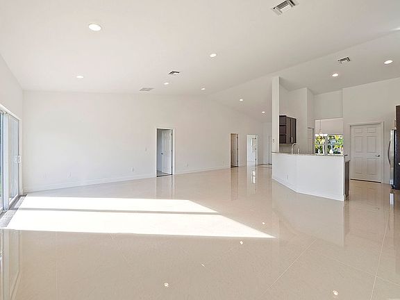 5th image of 6600 Mango Circle