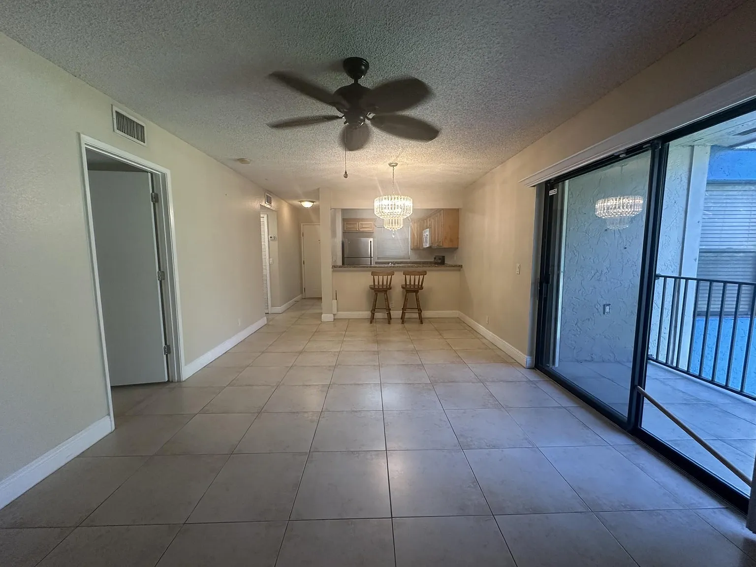 2 bed, 2.0 bath, 904 sqft, $1,850 — Photo 3