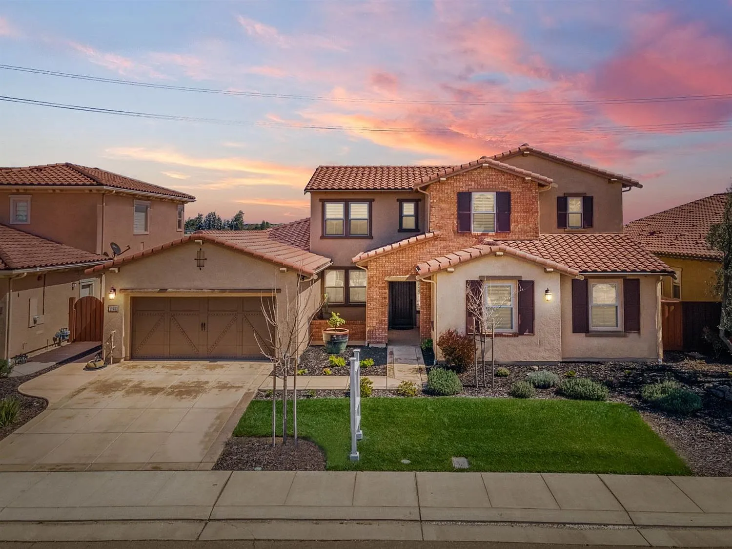 1388 Como Dr photo 1