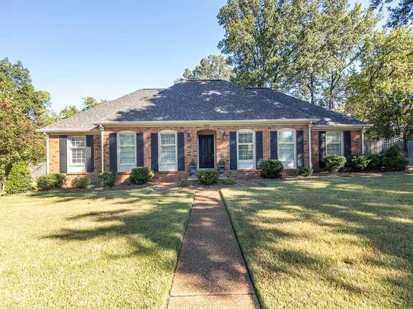 8578 Sandpoint Dr, Germantown, TN 38139