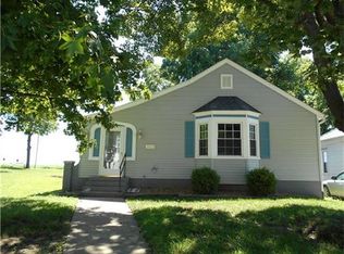 1403 Lipper Ave, Higginsville, MO 64037