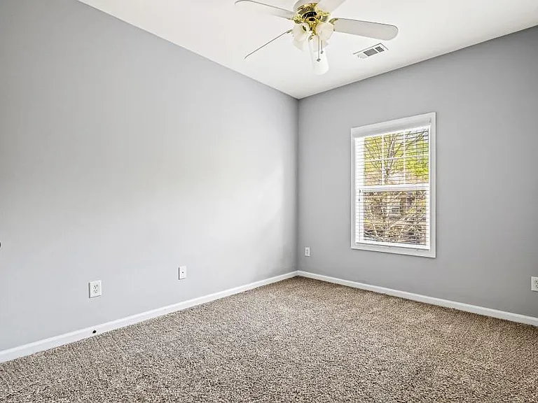 2872 Cross Creek Dr — Photo 2