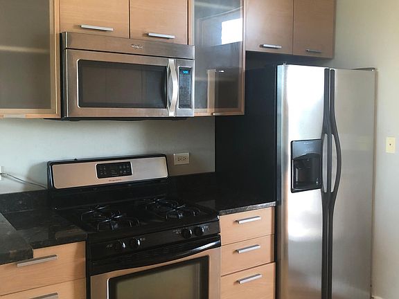 5th image of 1533 W Hollywood Ave #3