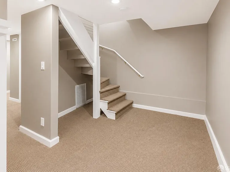 2825 Filbert St — Photo 18