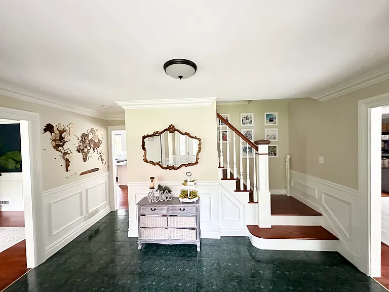 Glen Hollow Dr — Photo 7