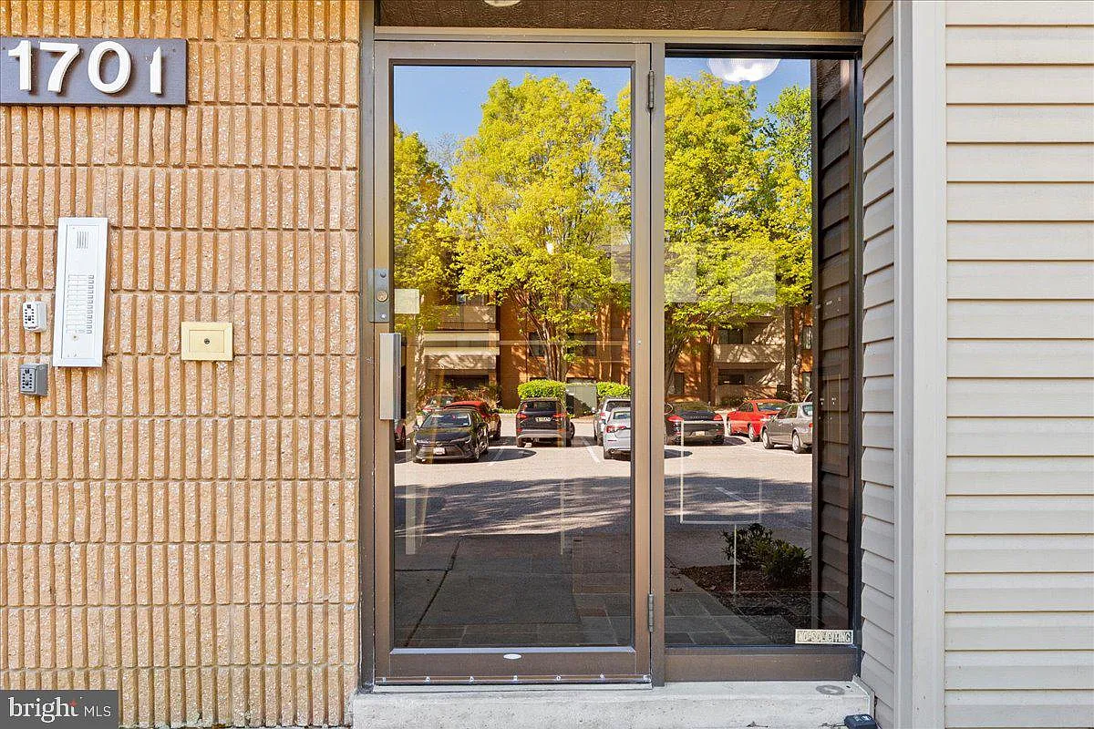 Building Photo - 1701 Mount Washington Ct #D