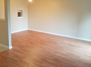 24 Governors Hl, West Warwick, RI 02893